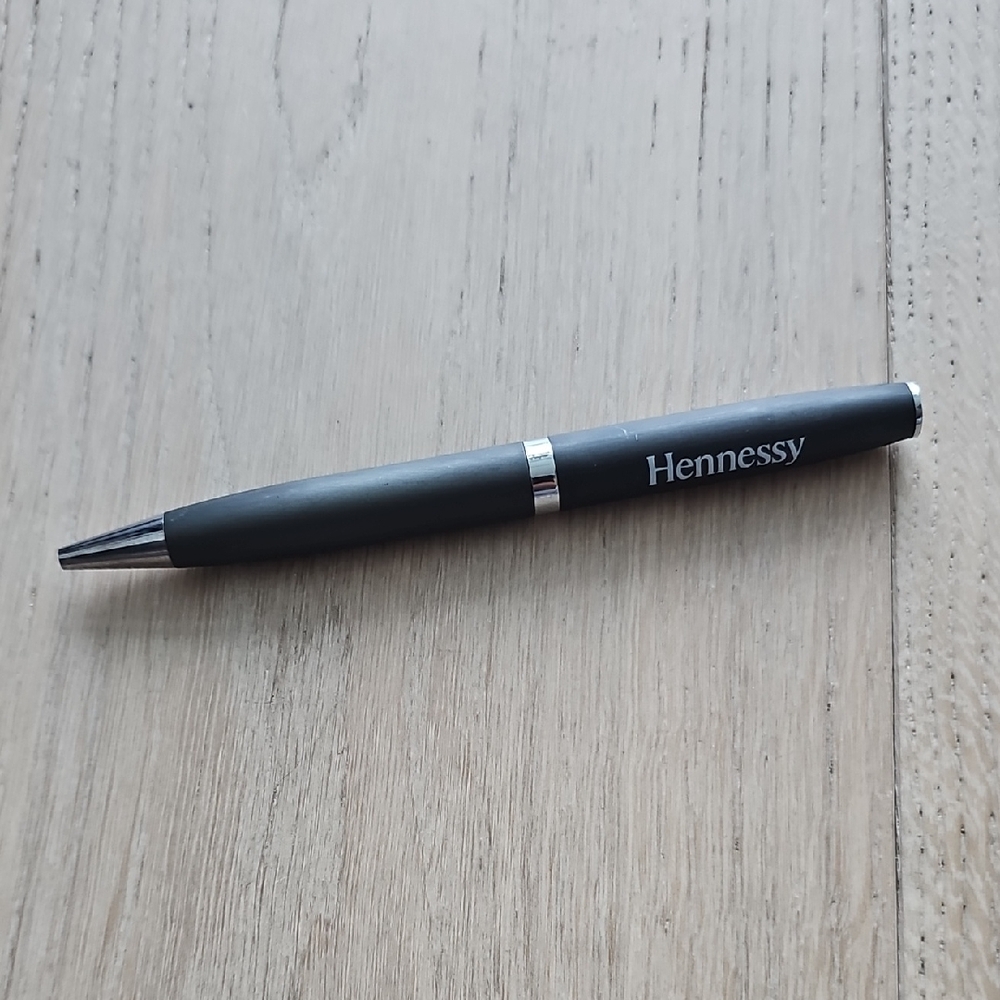 Hennessy Grey Pen